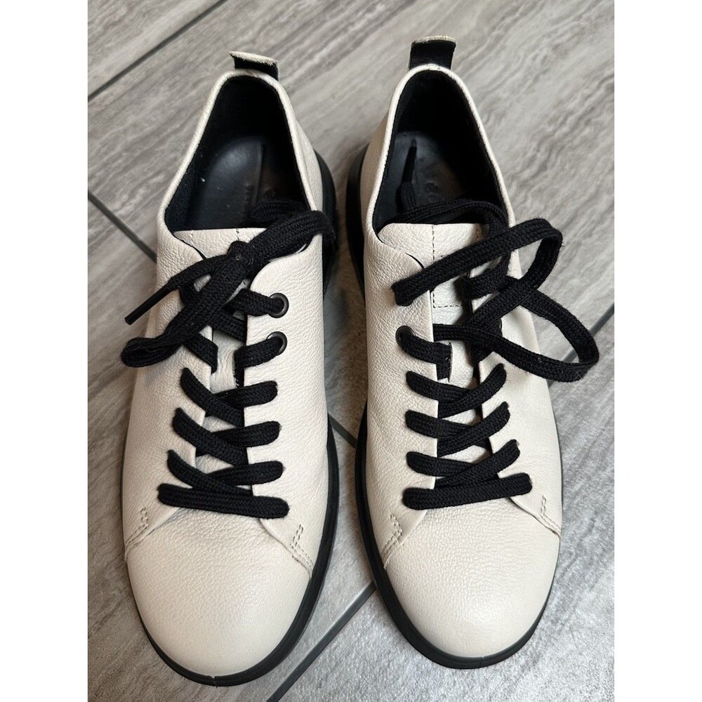EUC Ecco Nouvelle Sneakers Shoes Limestone Leather Womens Size 35 US 5-5.6